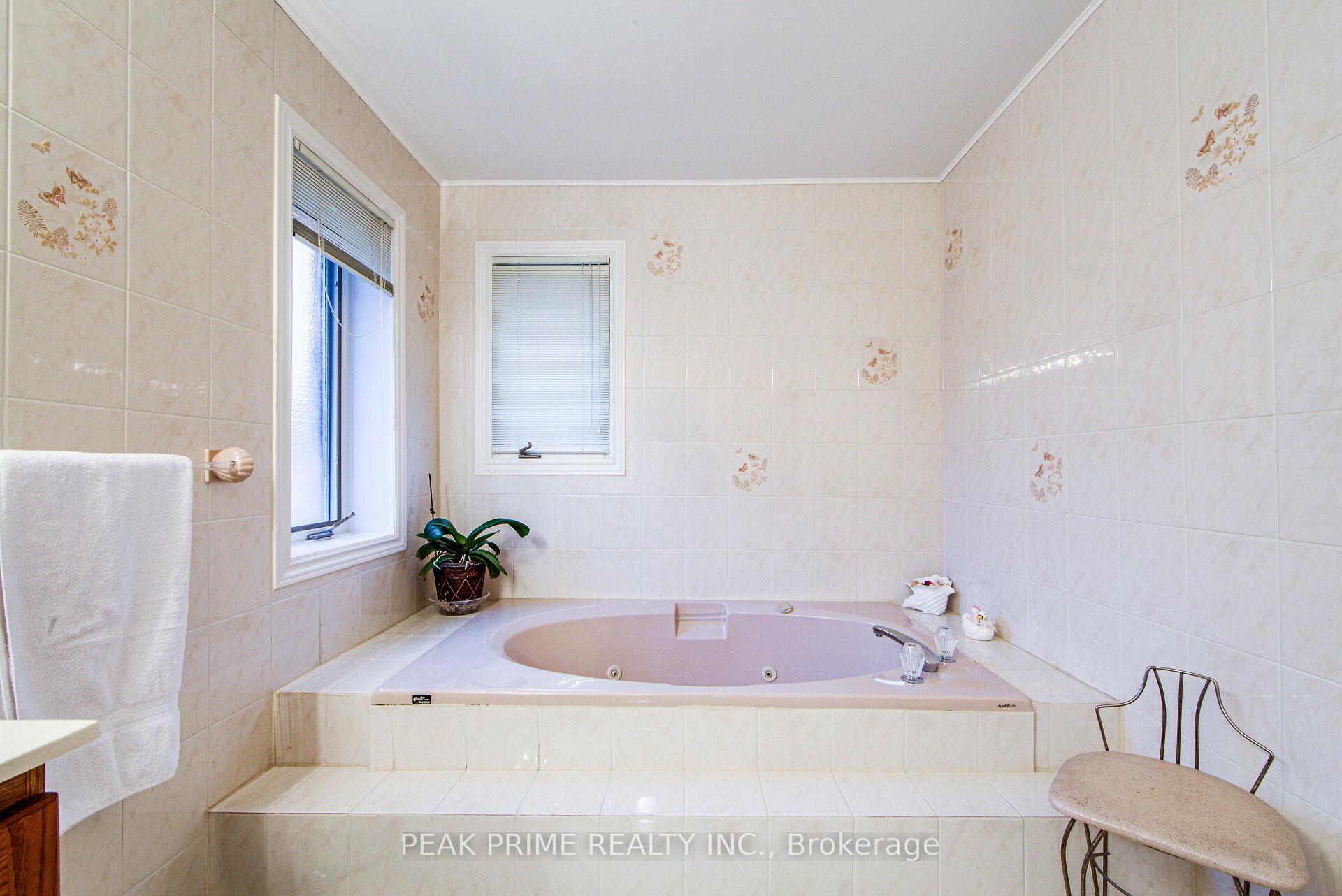 Photo 19 of 120 Bell Harbour Place, Vaughan, East Woodbridge — HOMEH