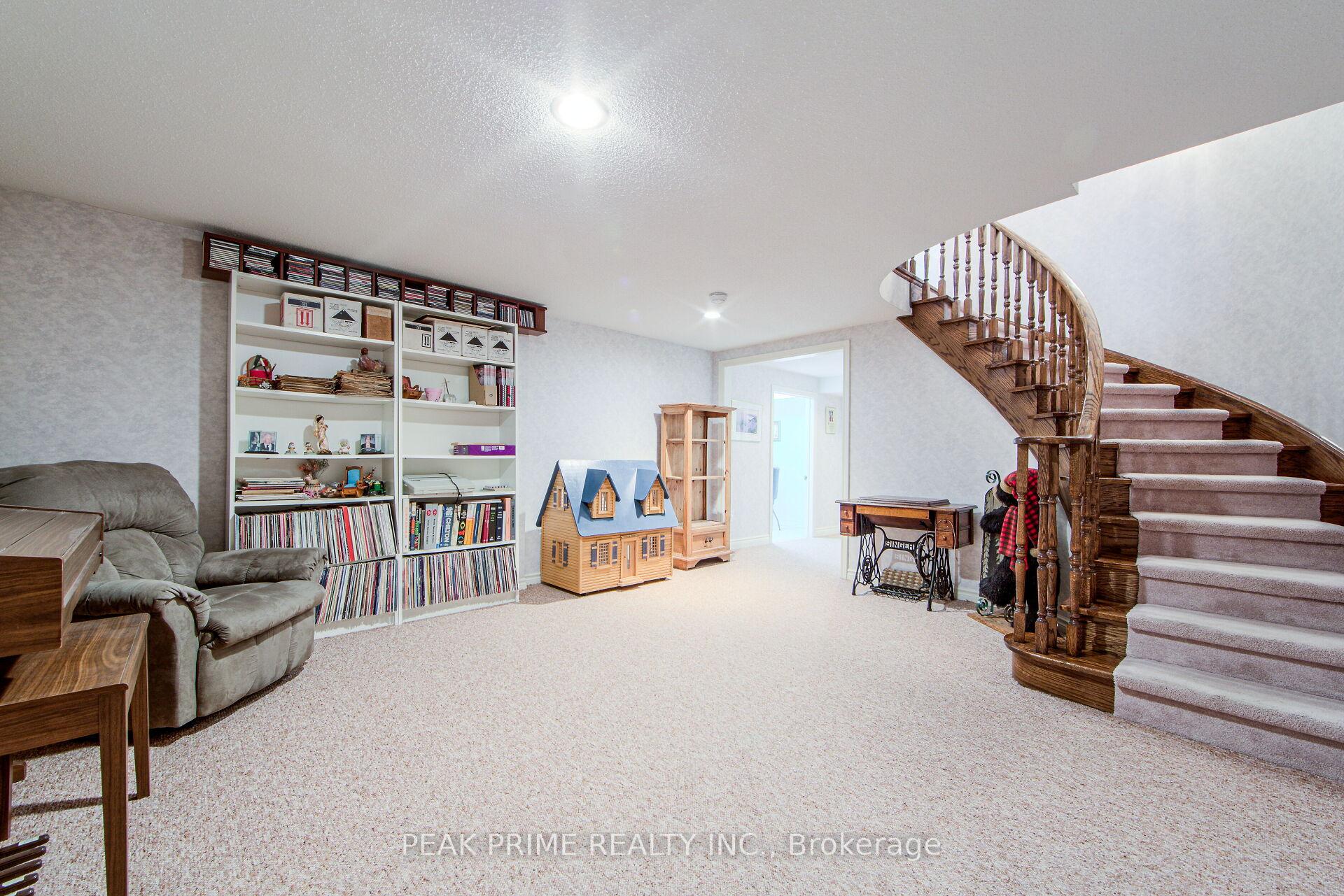 Photo 24 of 120 Bell Harbour Place, Vaughan, East Woodbridge — HOMEH