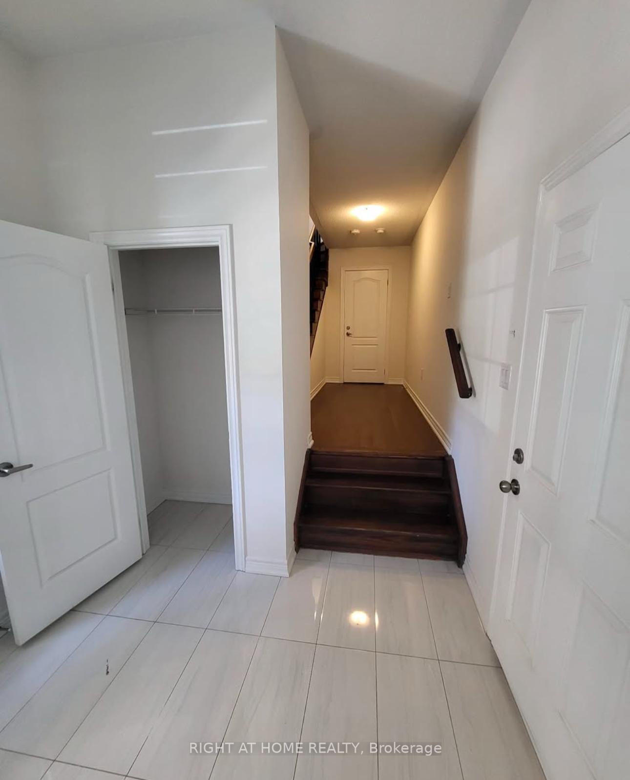 Photo 18 of Unit Unit A, 27 Hashmi Place, Brampton, Credit Valley — HOMEH