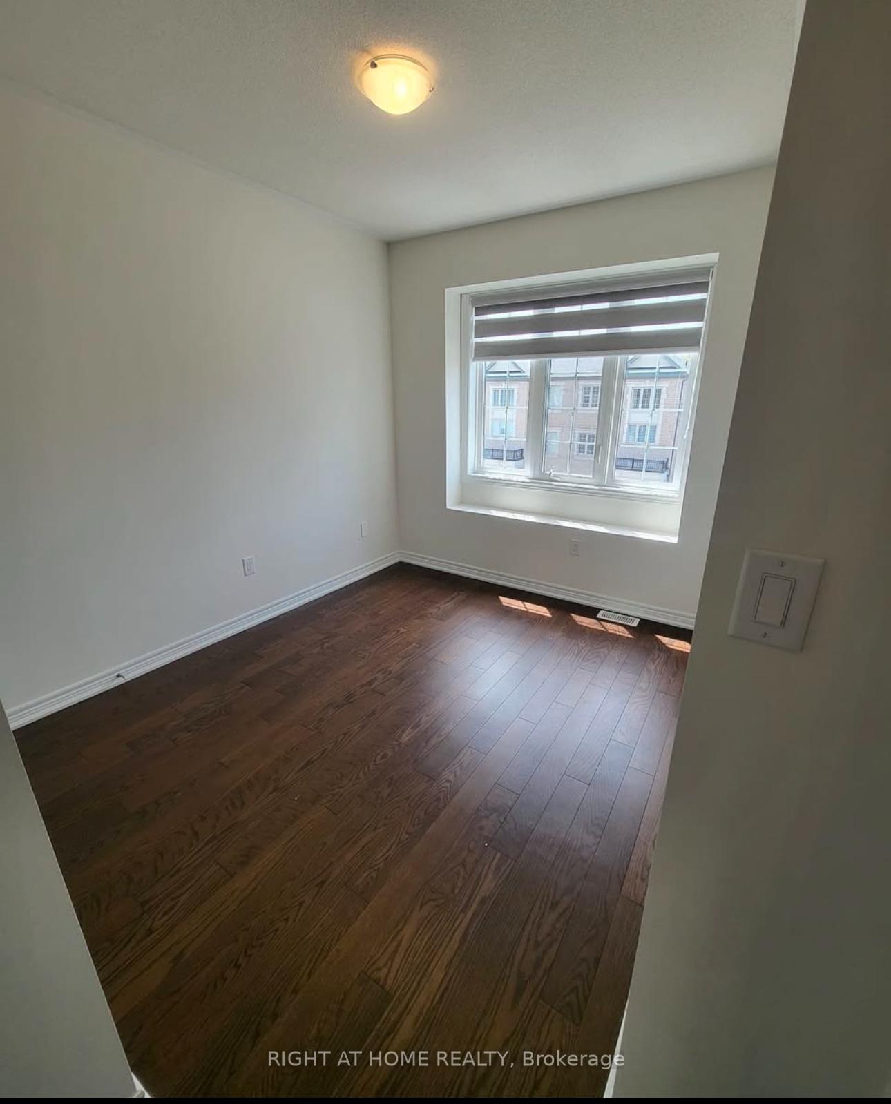 Photo 8 of Unit Unit A, 27 Hashmi Place, Brampton, Credit Valley — HOMEH