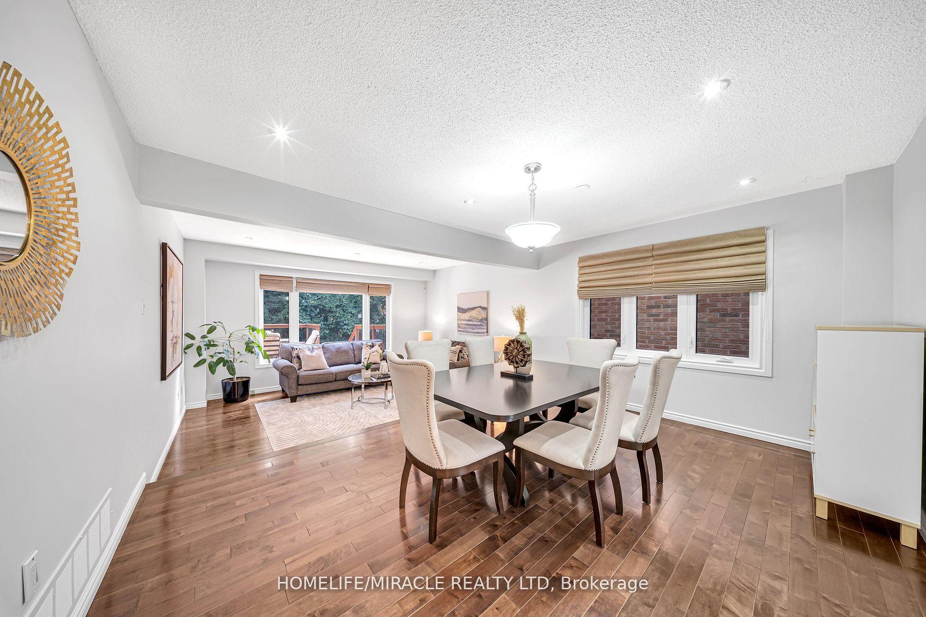 Photo 12 of 19 McCabe Crescent, Vaughan, Lakeview Estates — HOMEH