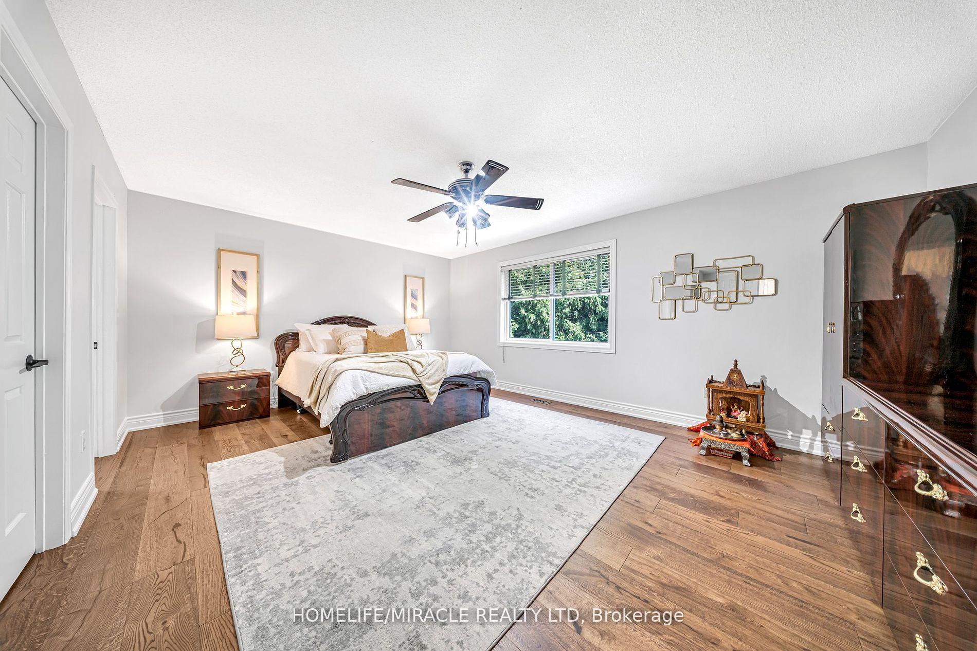 Photo 21 of 19 McCabe Crescent, Vaughan, Lakeview Estates — HOMEH