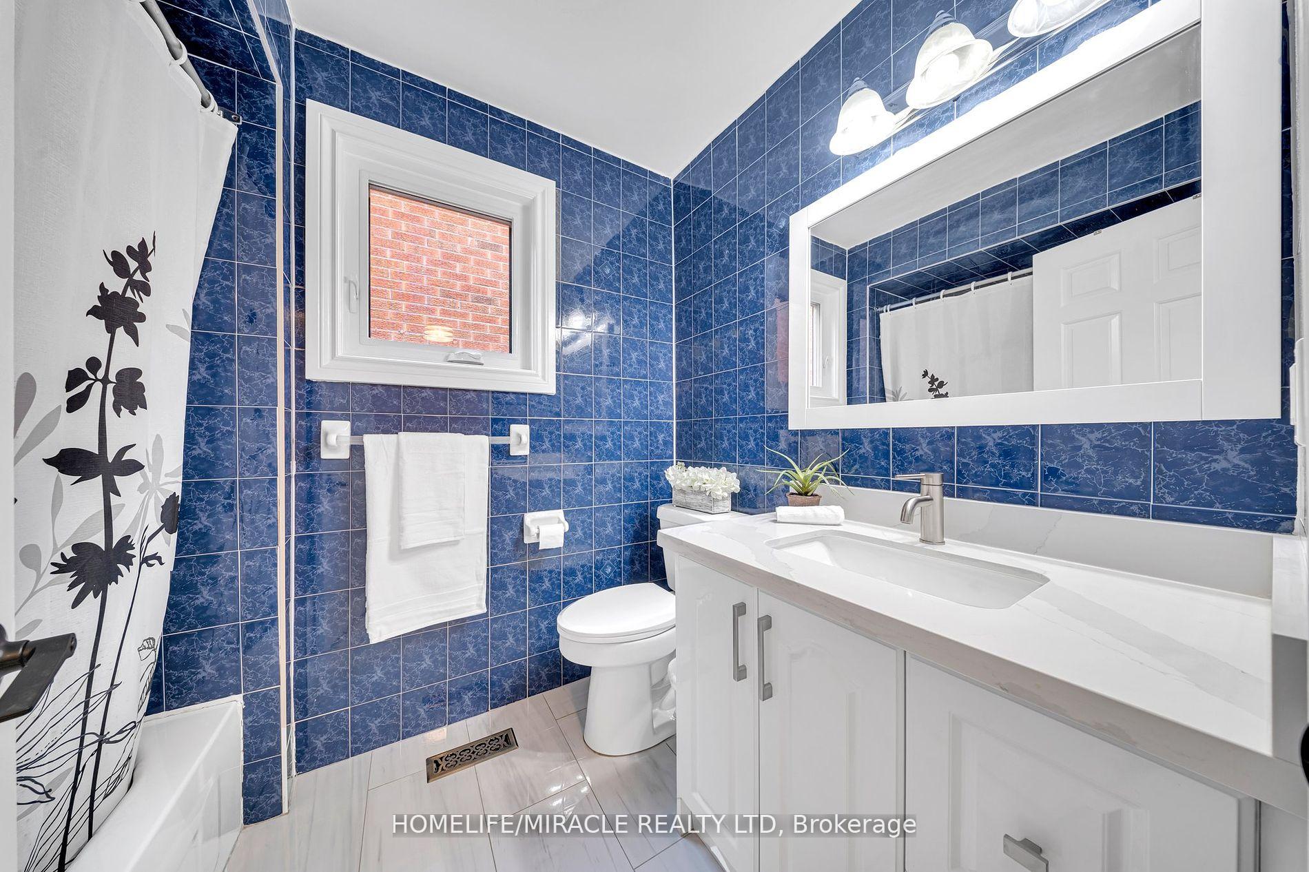 Photo 31 of 19 McCabe Crescent, Vaughan, Lakeview Estates — HOMEH