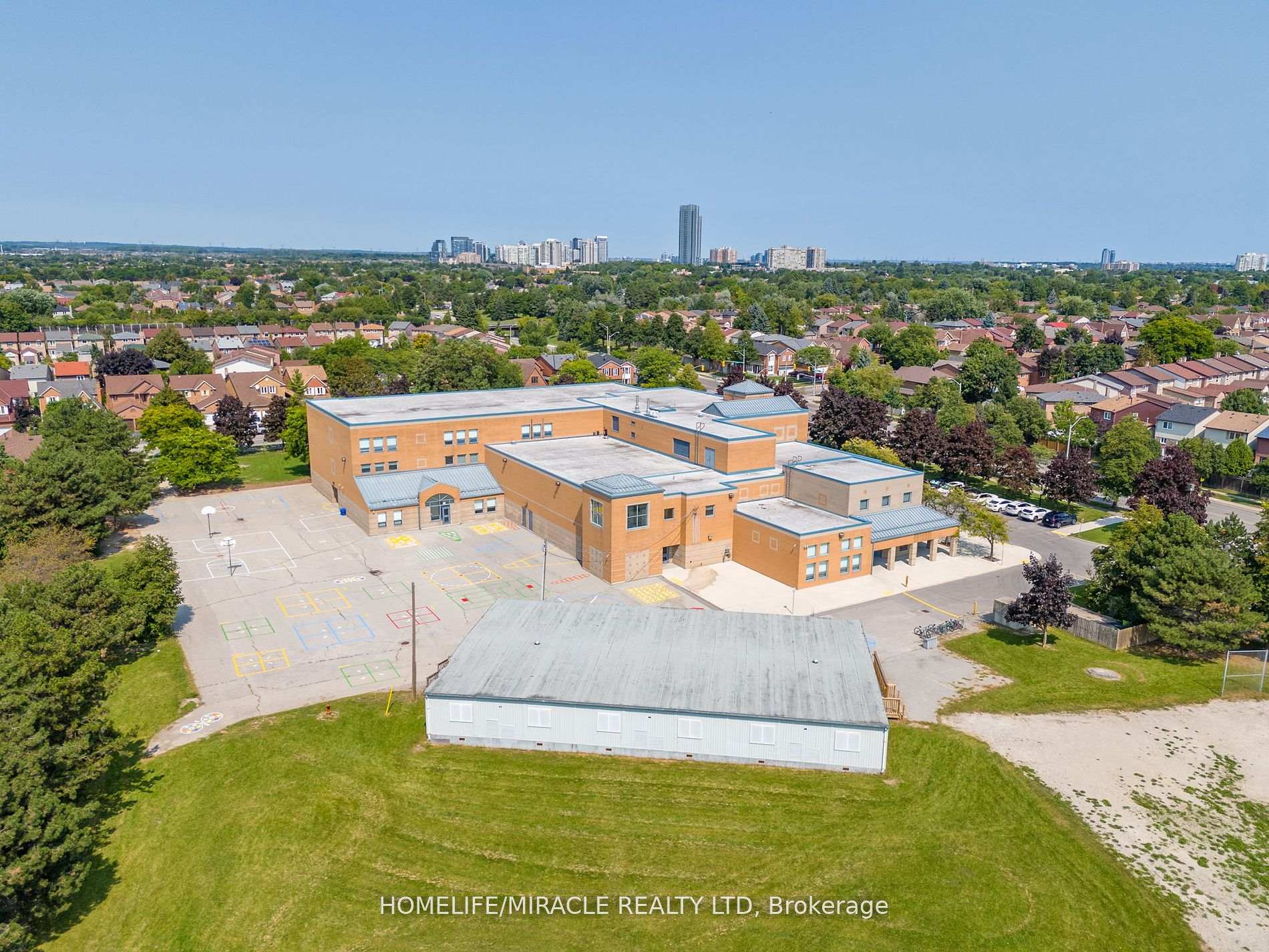 Photo 39 of 19 McCabe Crescent, Vaughan, Lakeview Estates — HOMEH