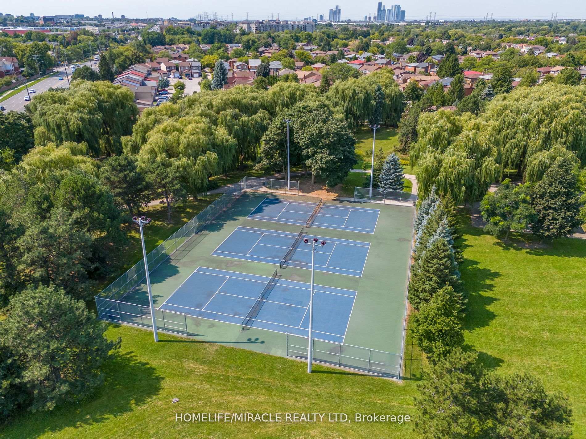 Photo 40 of 19 McCabe Crescent, Vaughan, Lakeview Estates — HOMEH