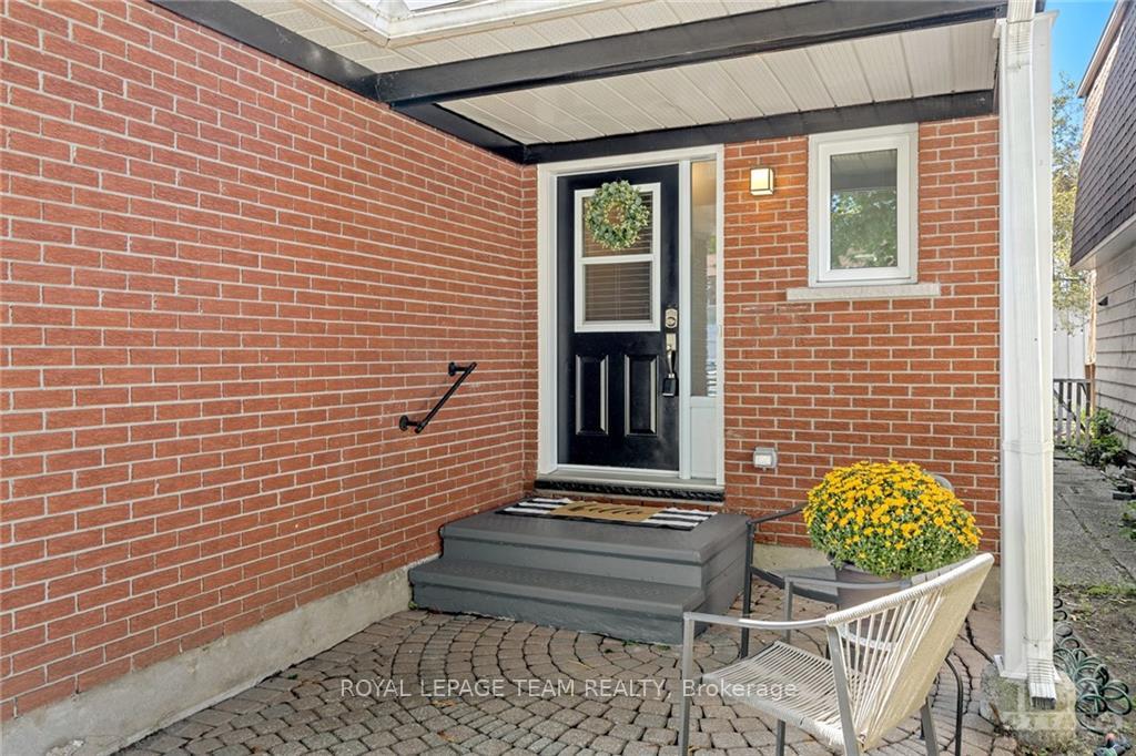 Photo 2 of 196 Larkin Drive, Ottawa, Barrhaven - Pheasant Run — HOMEH