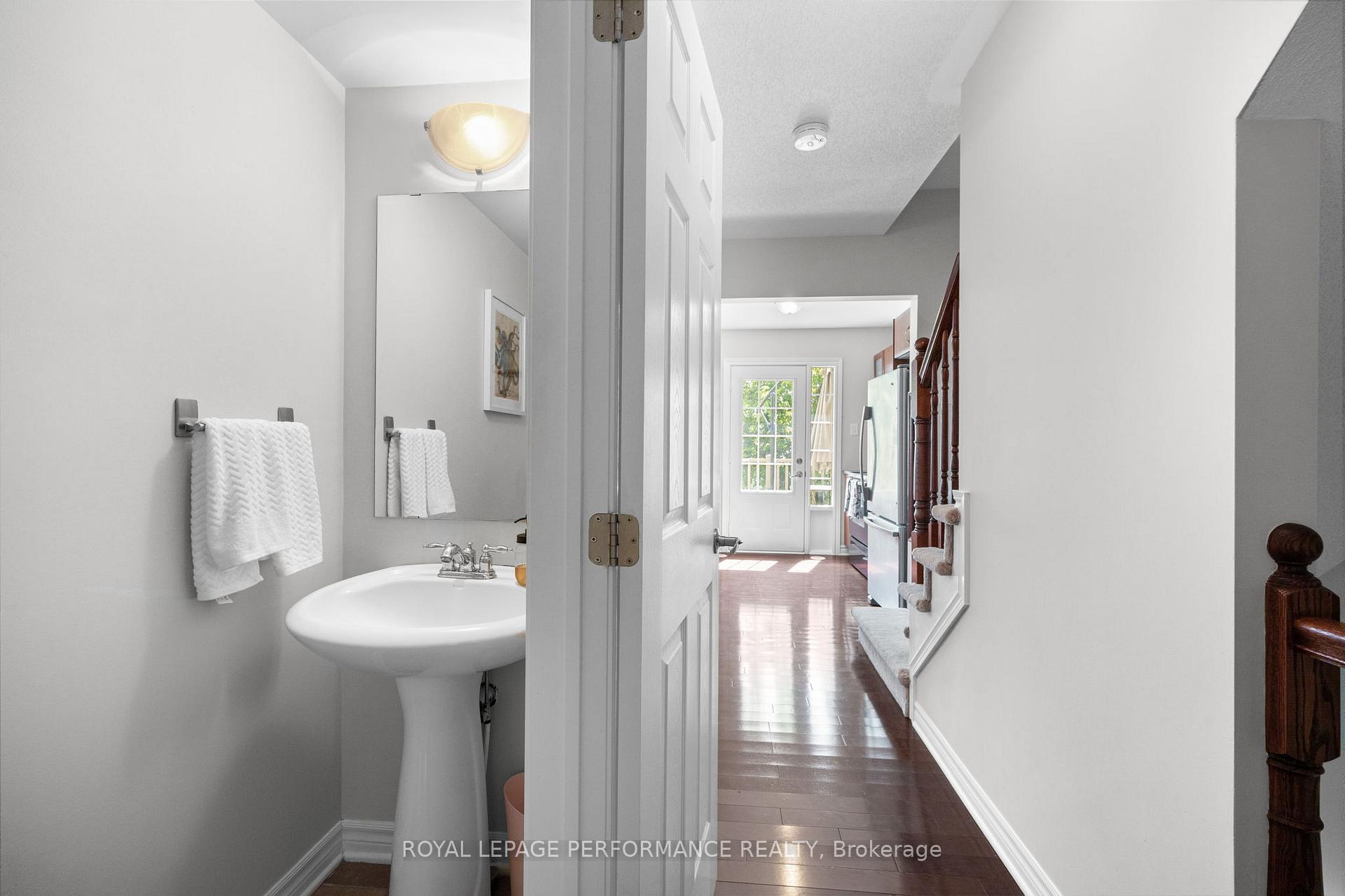 Photo 4 of 2527 Waterlilly Way, Ottawa, Barrhaven - Heritage Park — HOMEH