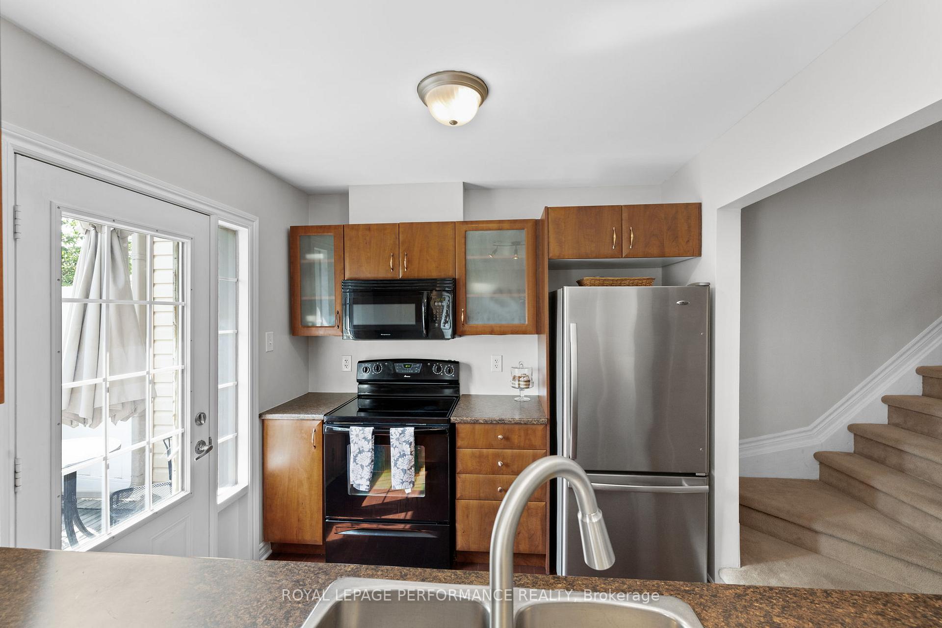 Photo 12 of 2527 Waterlilly Way, Ottawa, Barrhaven - Heritage Park — HOMEH