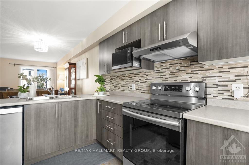 Photo 5 of 422 Sadar, Ottawa, Barrhaven - Cedargrove/Fraserdale — HOMEH