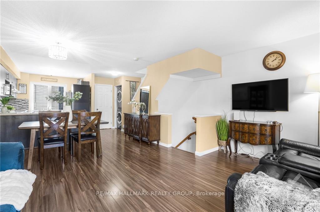 Photo 10 of 422 Sadar, Ottawa, Barrhaven - Cedargrove/Fraserdale — HOMEH
