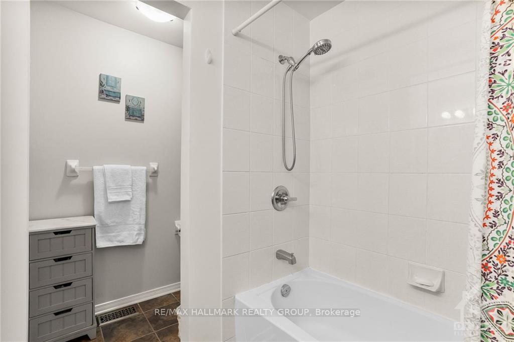 Photo 15 of 422 Sadar, Ottawa, Barrhaven - Cedargrove/Fraserdale — HOMEH