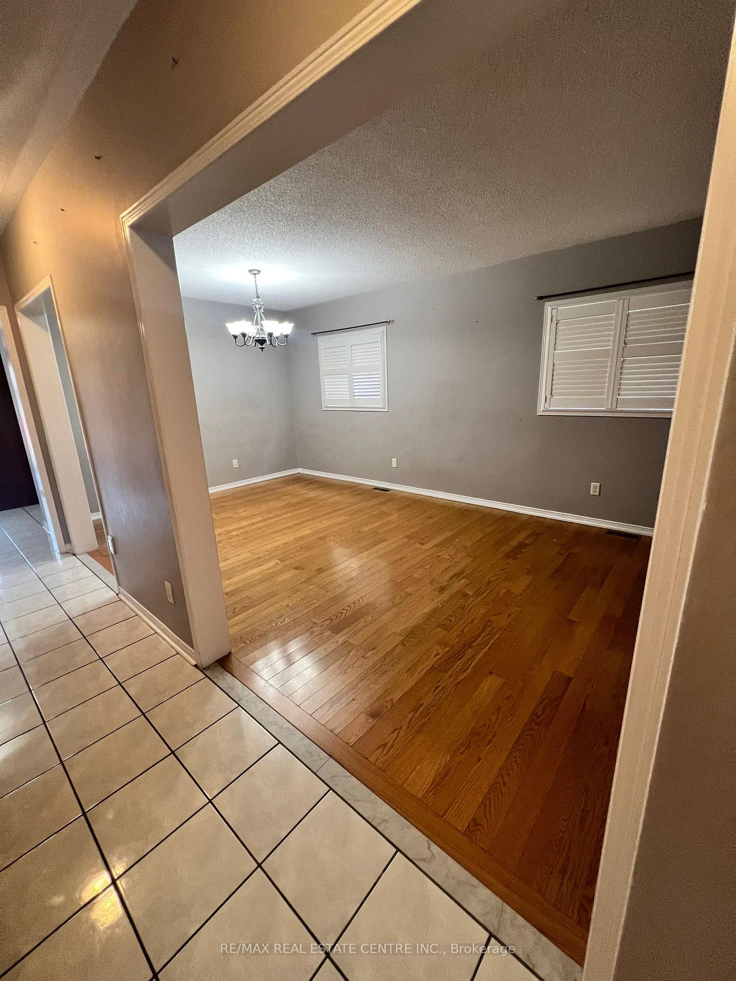 Photo 3 of Unit Upper, 18 Legacy Lane, Brampton, Fletcher's Creek Village — HOMEH