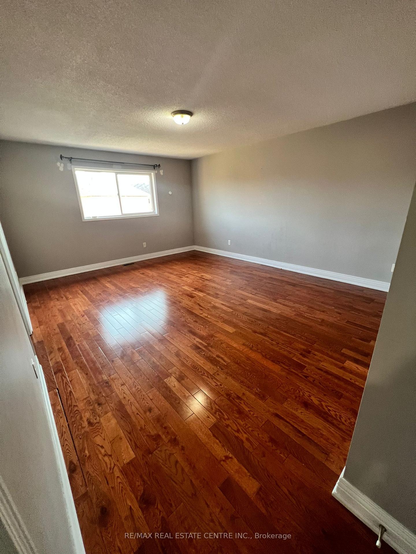Photo 14 of Unit Upper, 18 Legacy Lane, Brampton, Fletcher's Creek Village — HOMEH