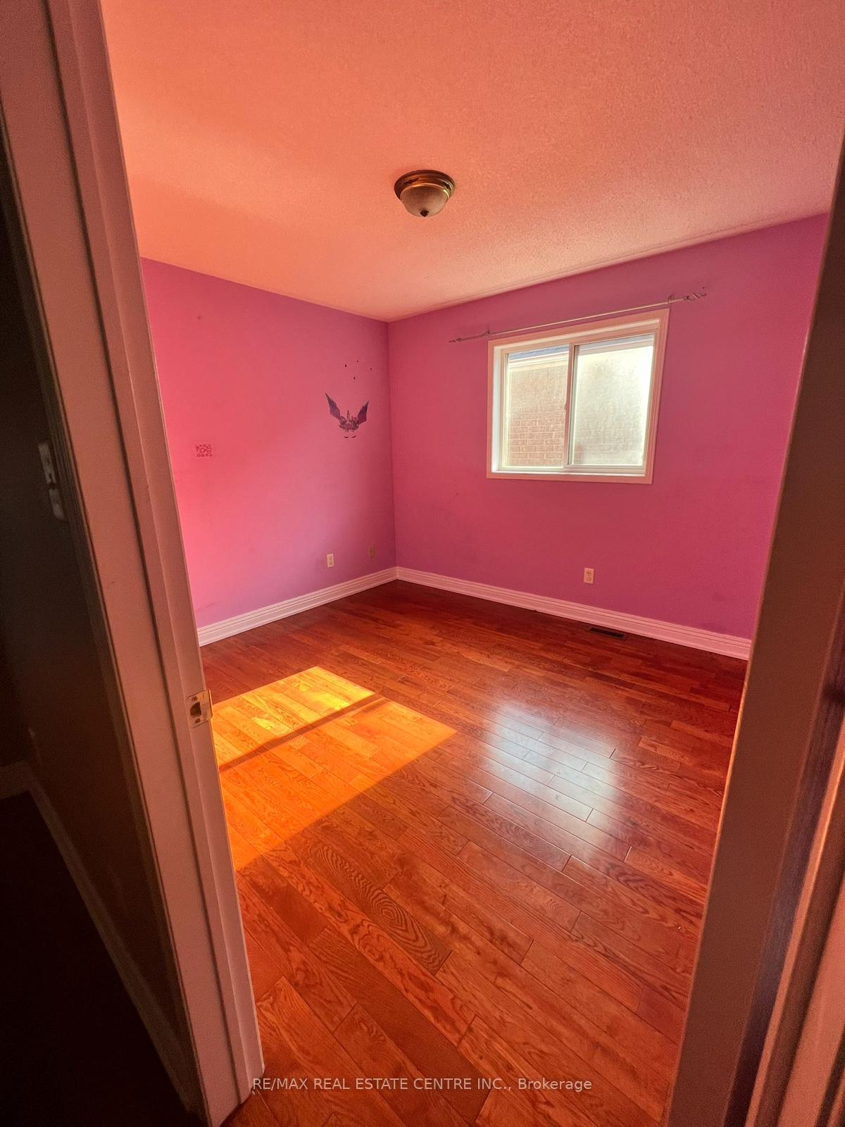Photo 13 of Unit Upper, 18 Legacy Lane, Brampton, Fletcher's Creek Village — HOMEH