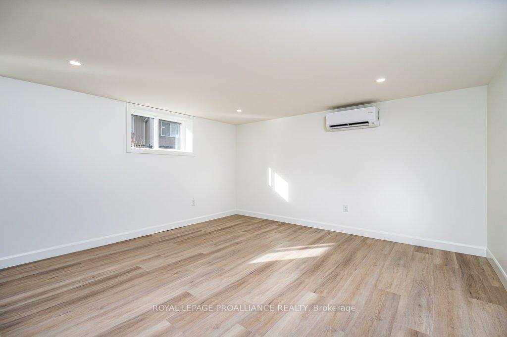 Photo 7 of Unit B, 10 Aldersgate Drive, Belleville, Belleville Ward — HOMEH