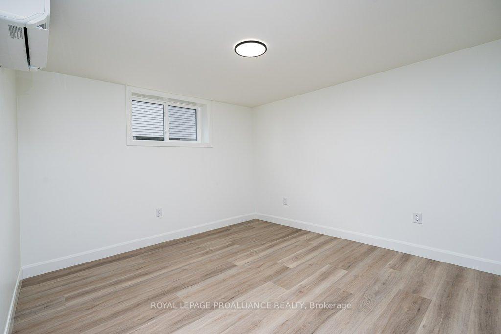 Photo 12 of Unit B, 10 Aldersgate Drive, Belleville, Belleville Ward — HOMEH