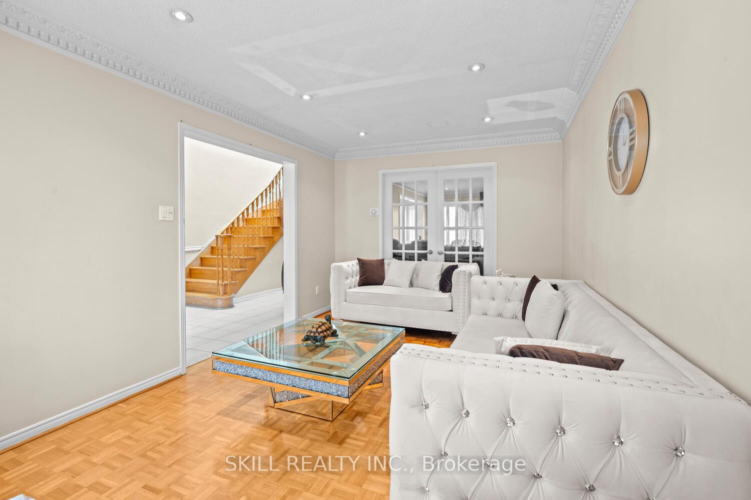 Photo 5 of 49 Amy Court, Vaughan, East Woodbridge — HOMEH