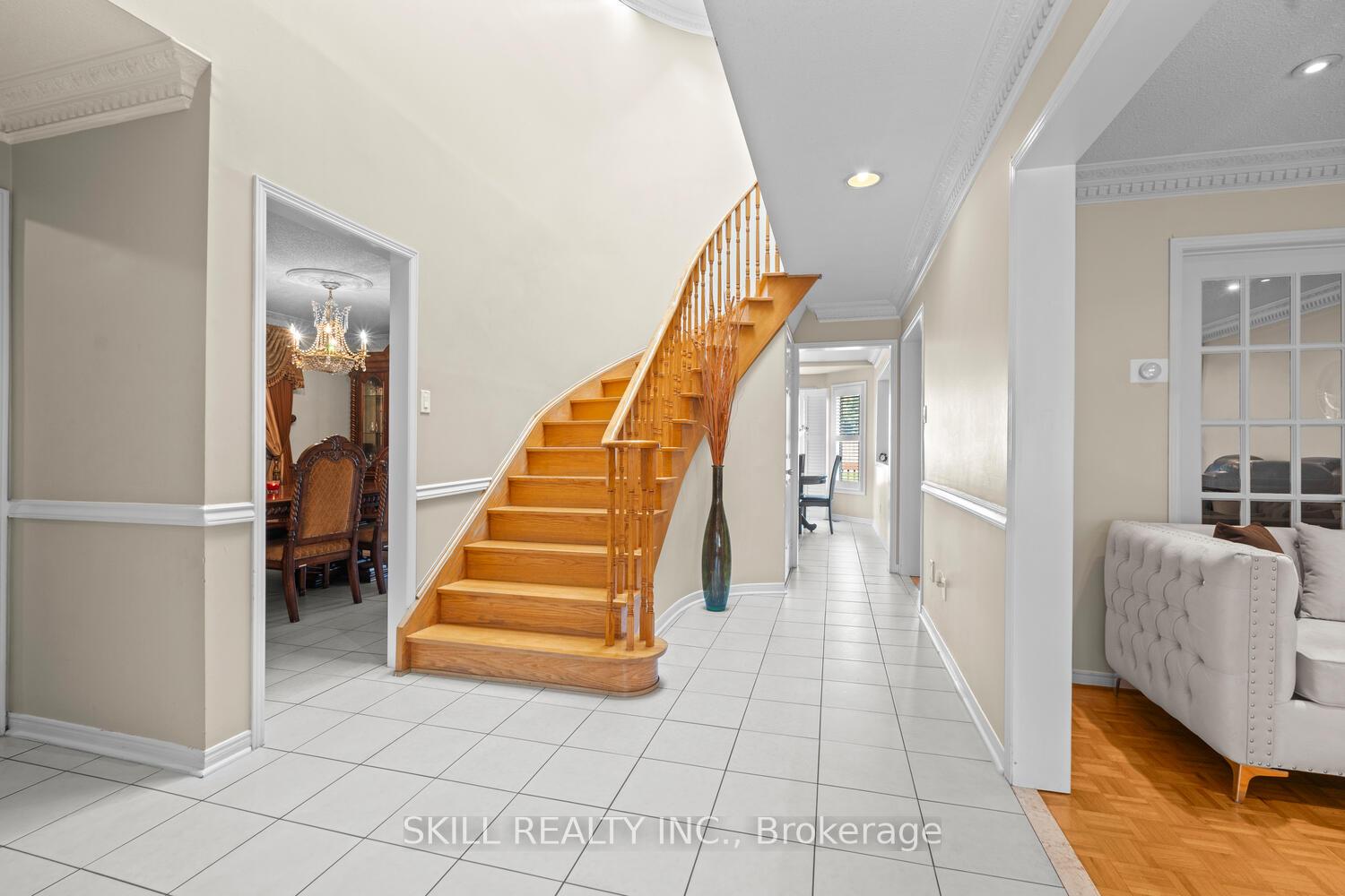 Photo 17 of 49 Amy Court, Vaughan, East Woodbridge — HOMEH