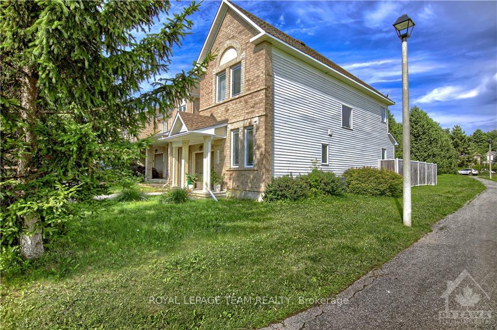 Photo 2 of 325 Bakewell Crescent, Ottawa, Barrhaven - Strandherd — HOMEH