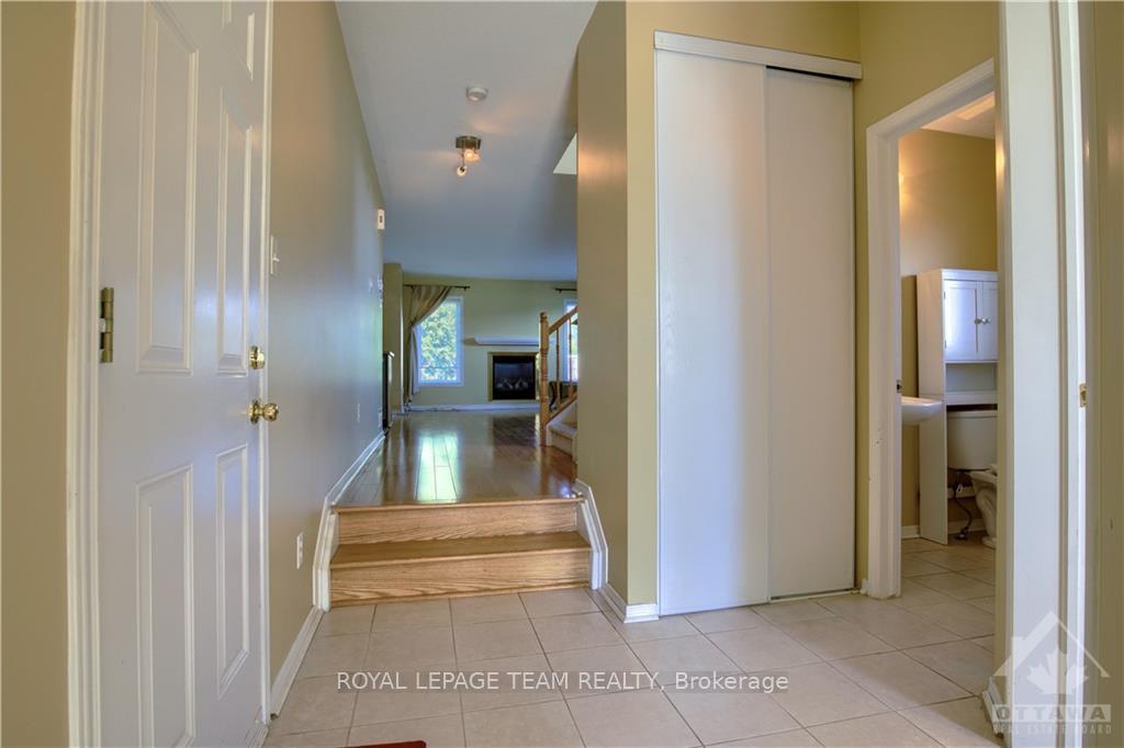 Photo 3 of 325 Bakewell Crescent, Ottawa, Barrhaven - Strandherd — HOMEH