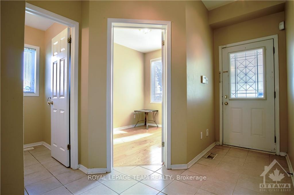 Photo 4 of 325 Bakewell Crescent, Ottawa, Barrhaven - Strandherd — HOMEH