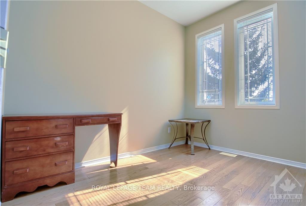 Photo 5 of 325 Bakewell Crescent, Ottawa, Barrhaven - Strandherd — HOMEH