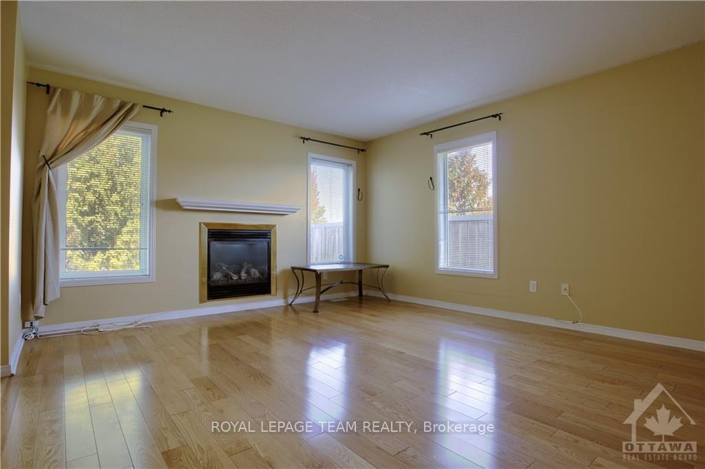 Photo 8 of 325 Bakewell Crescent, Ottawa, Barrhaven - Strandherd — HOMEH