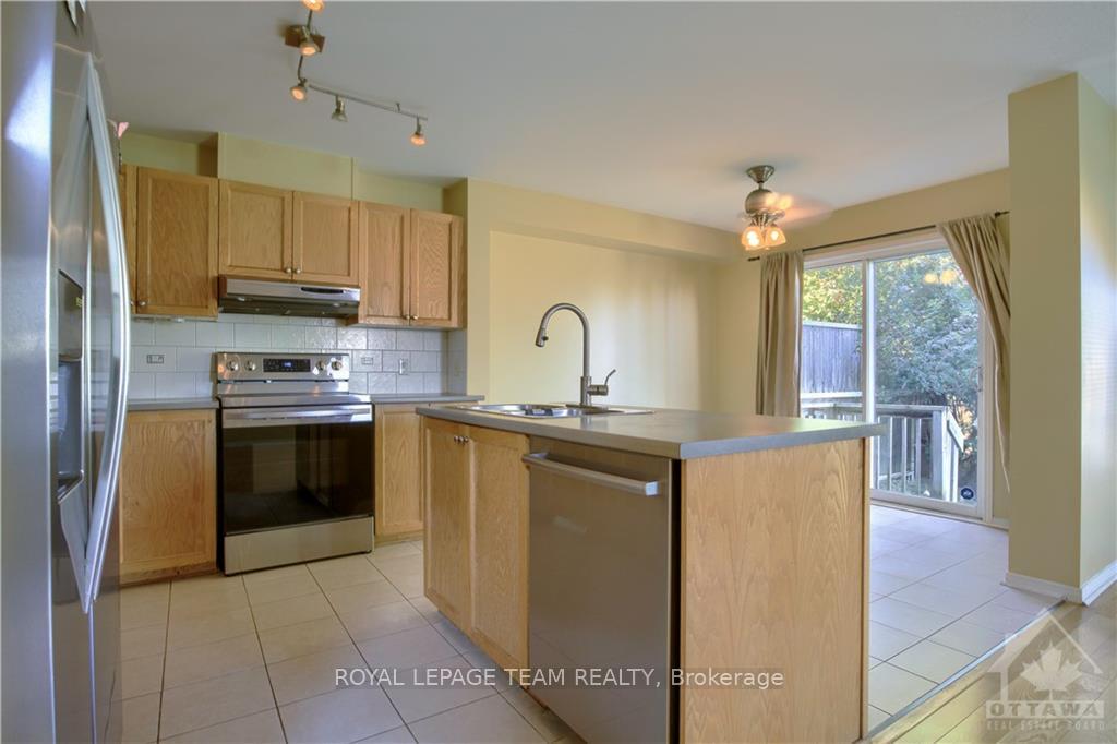 Photo 11 of 325 Bakewell Crescent, Ottawa, Barrhaven - Strandherd — HOMEH