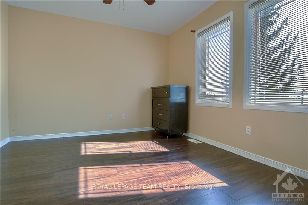 Photo 18 of 325 Bakewell Crescent, Ottawa, Barrhaven - Strandherd — HOMEH