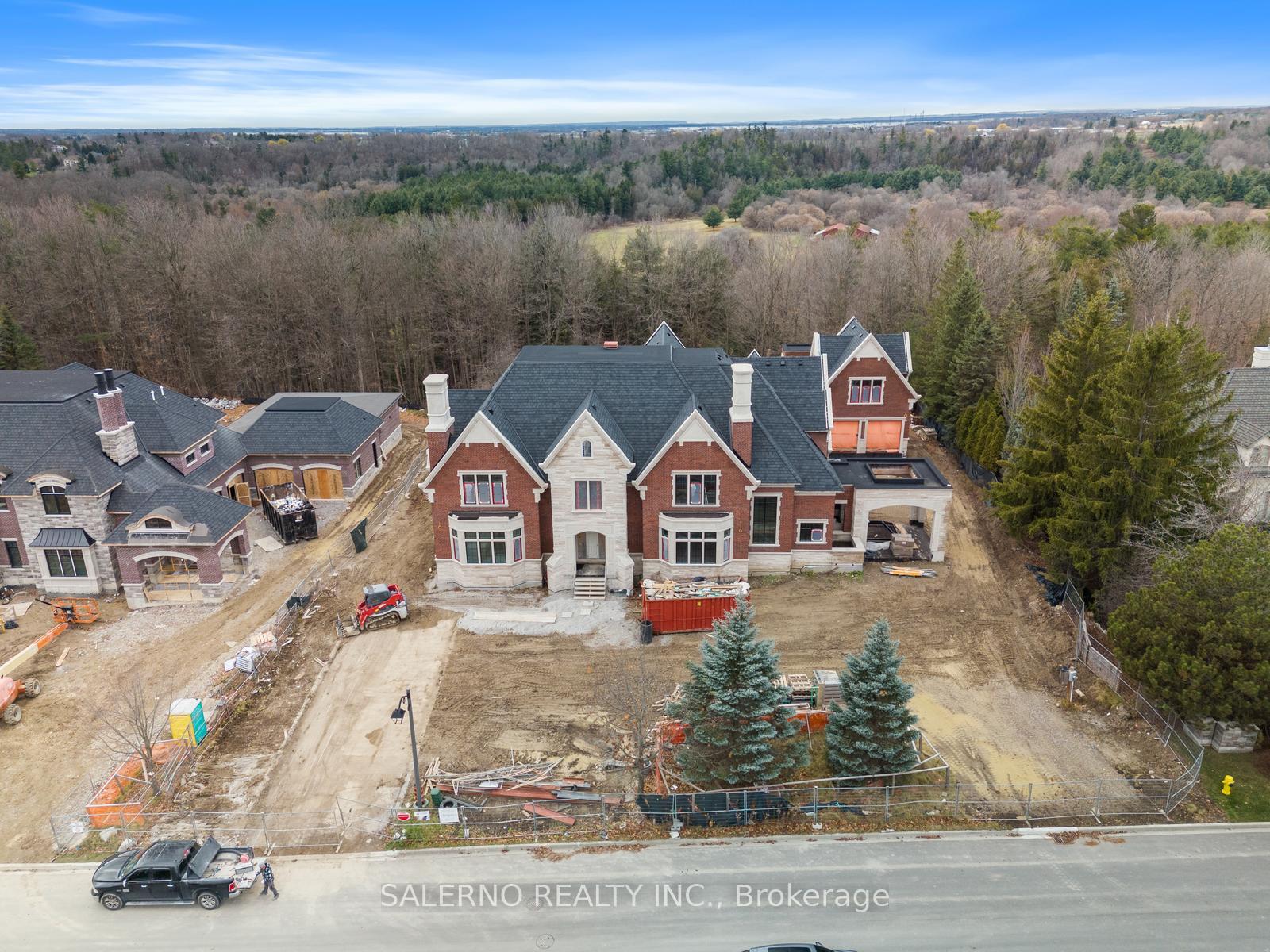 Photo 4 of 191 Old Humber Crescent, Vaughan, Kleinburg — HOMEH