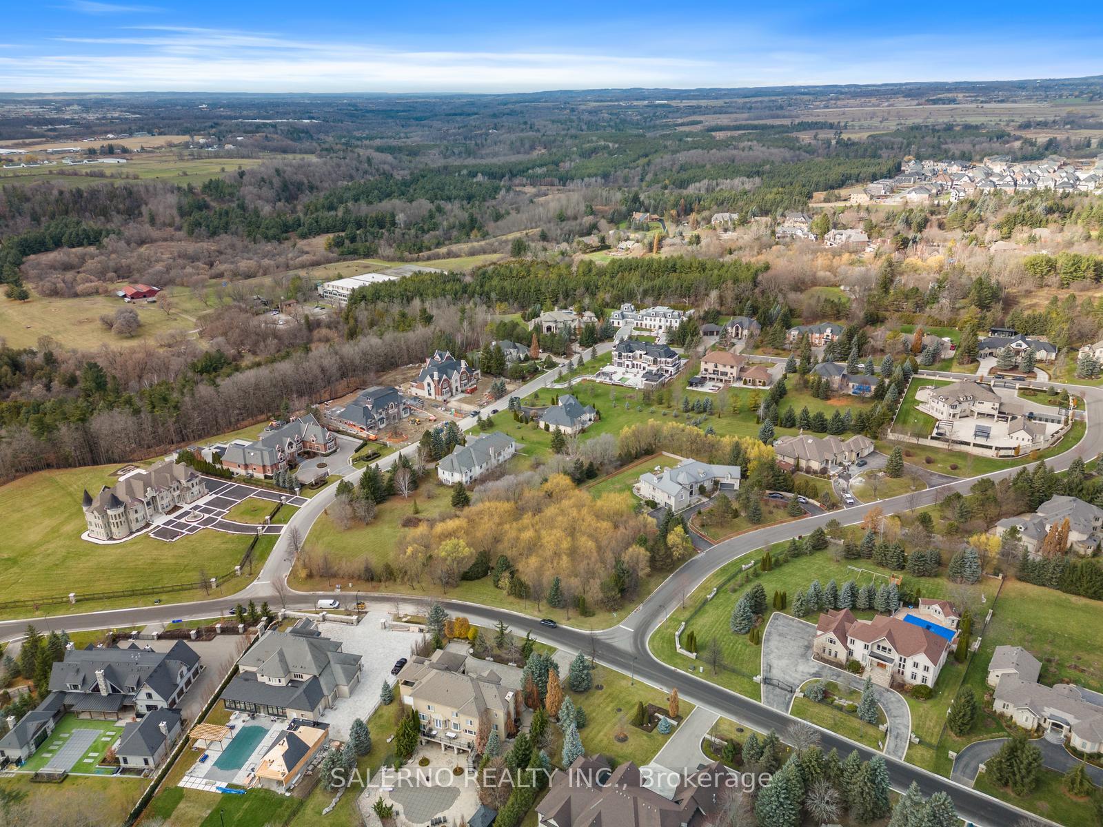 Photo 40 of 191 Old Humber Crescent, Vaughan, Kleinburg — HOMEH