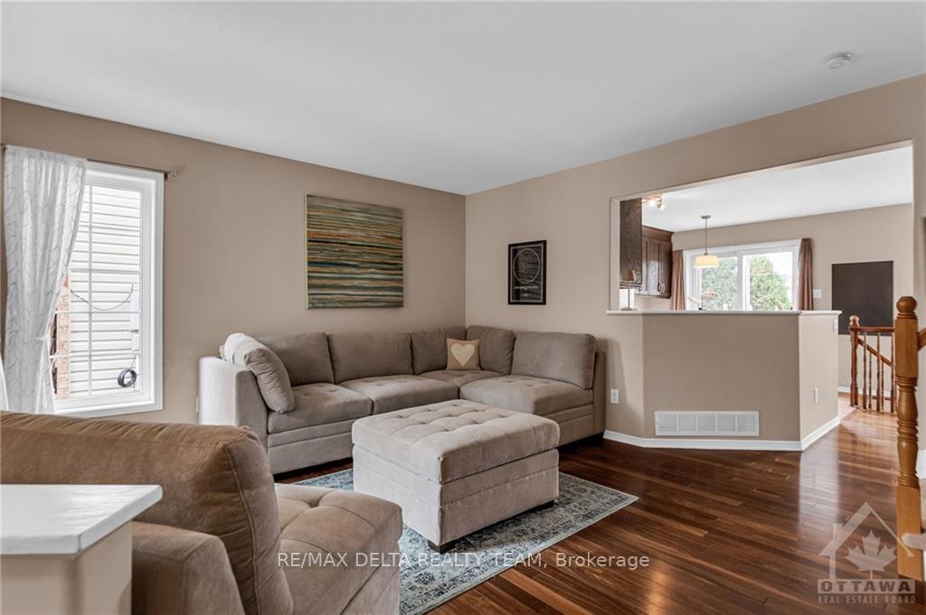 Photo 3 of 14 Boulder Way, Ottawa, Barrhaven - Longfields — HOMEH