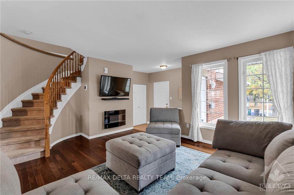 Photo 5 of 14 Boulder Way, Ottawa, Barrhaven - Longfields — HOMEH