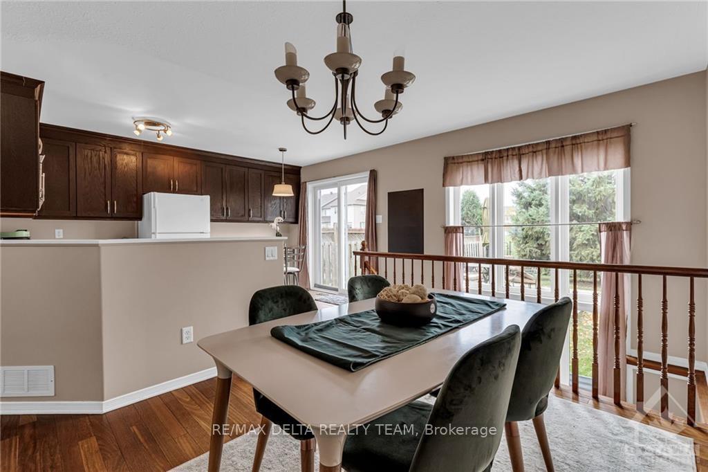 Photo 10 of 14 Boulder Way, Ottawa, Barrhaven - Longfields — HOMEH