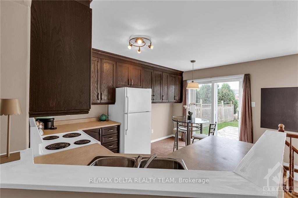 Photo 11 of 14 Boulder Way, Ottawa, Barrhaven - Longfields — HOMEH