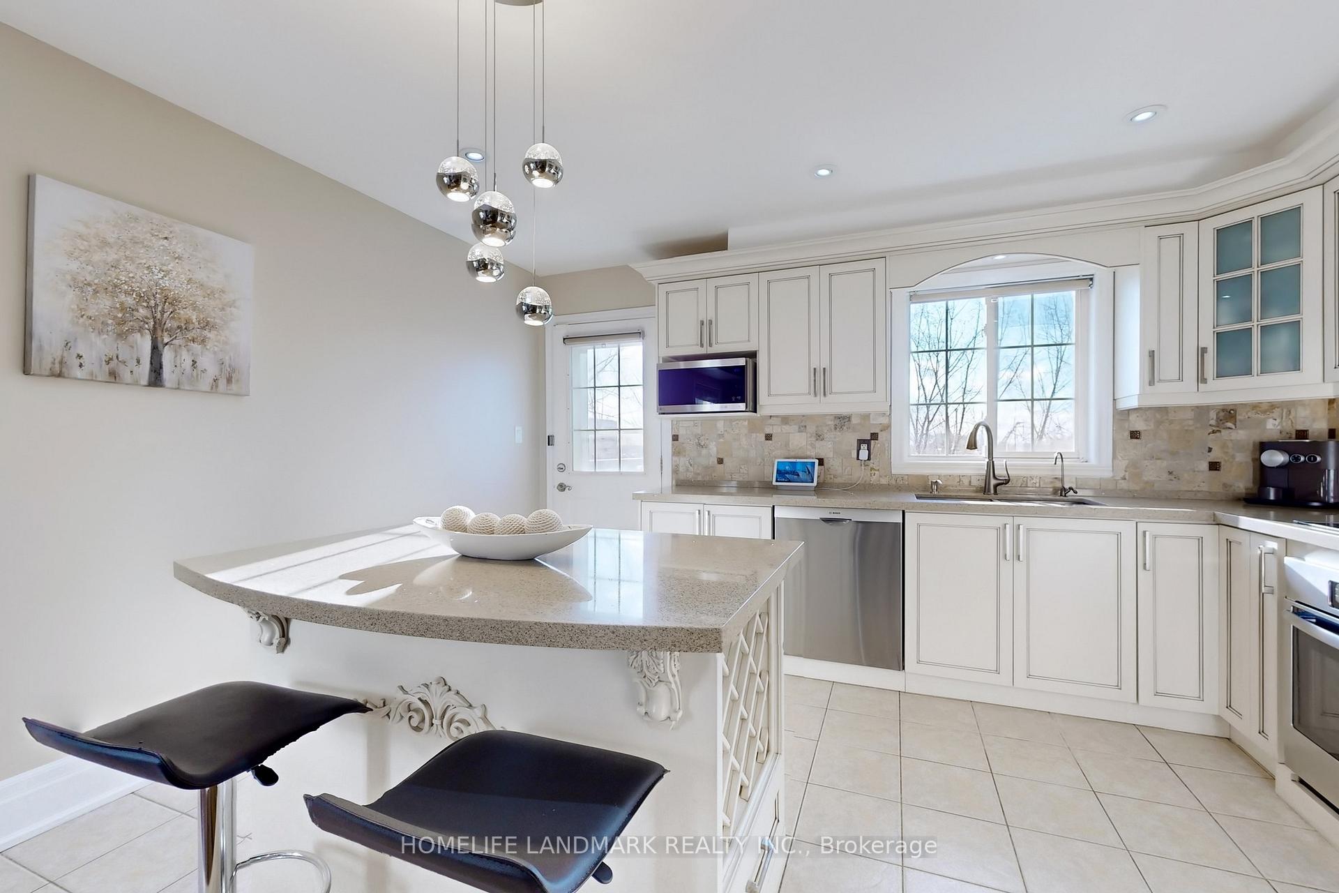 Photo 11 of 37 Del Francesco Way, Vaughan, Vellore Village — HOMEH
