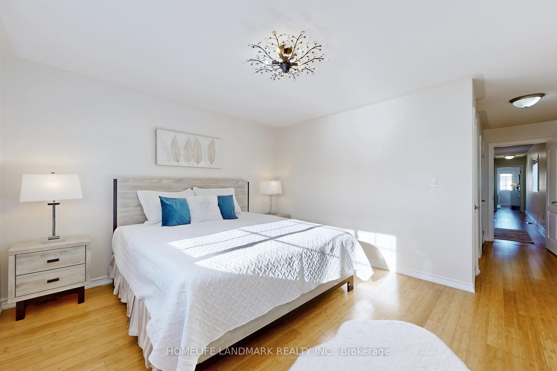 Photo 18 of 37 Del Francesco Way, Vaughan, Vellore Village — HOMEH