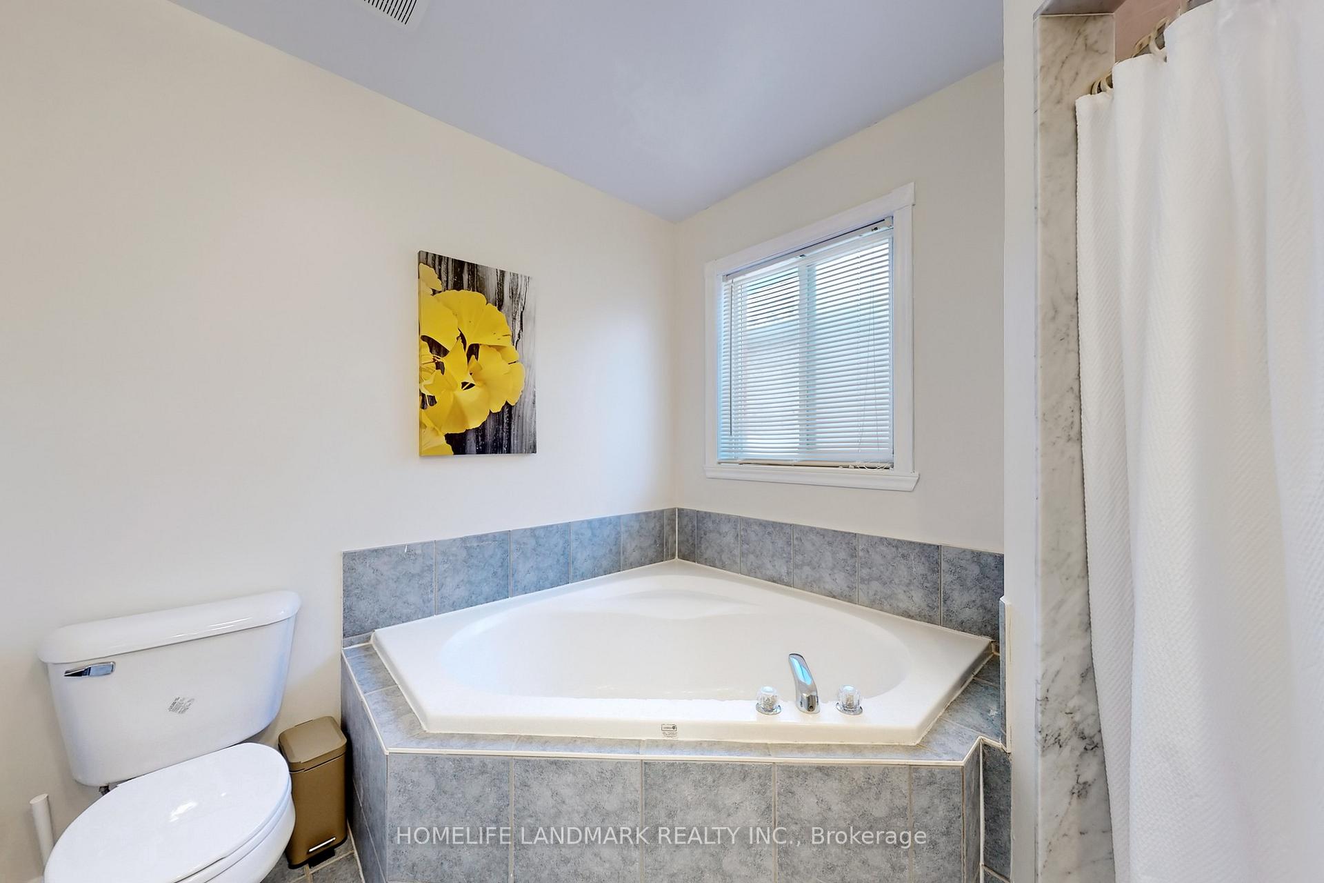 Photo 20 of 37 Del Francesco Way, Vaughan, Vellore Village — HOMEH