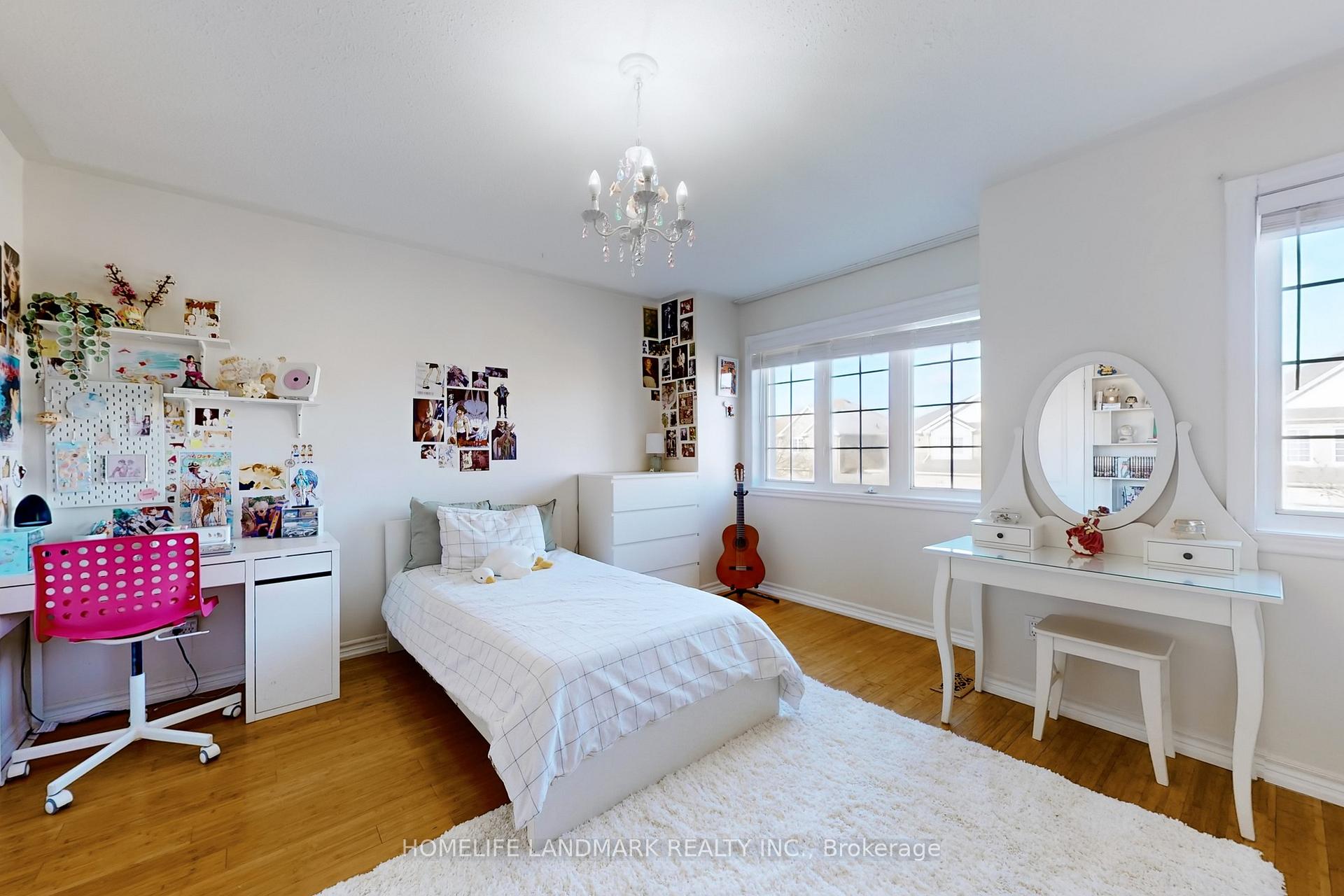 Photo 21 of 37 Del Francesco Way, Vaughan, Vellore Village — HOMEH