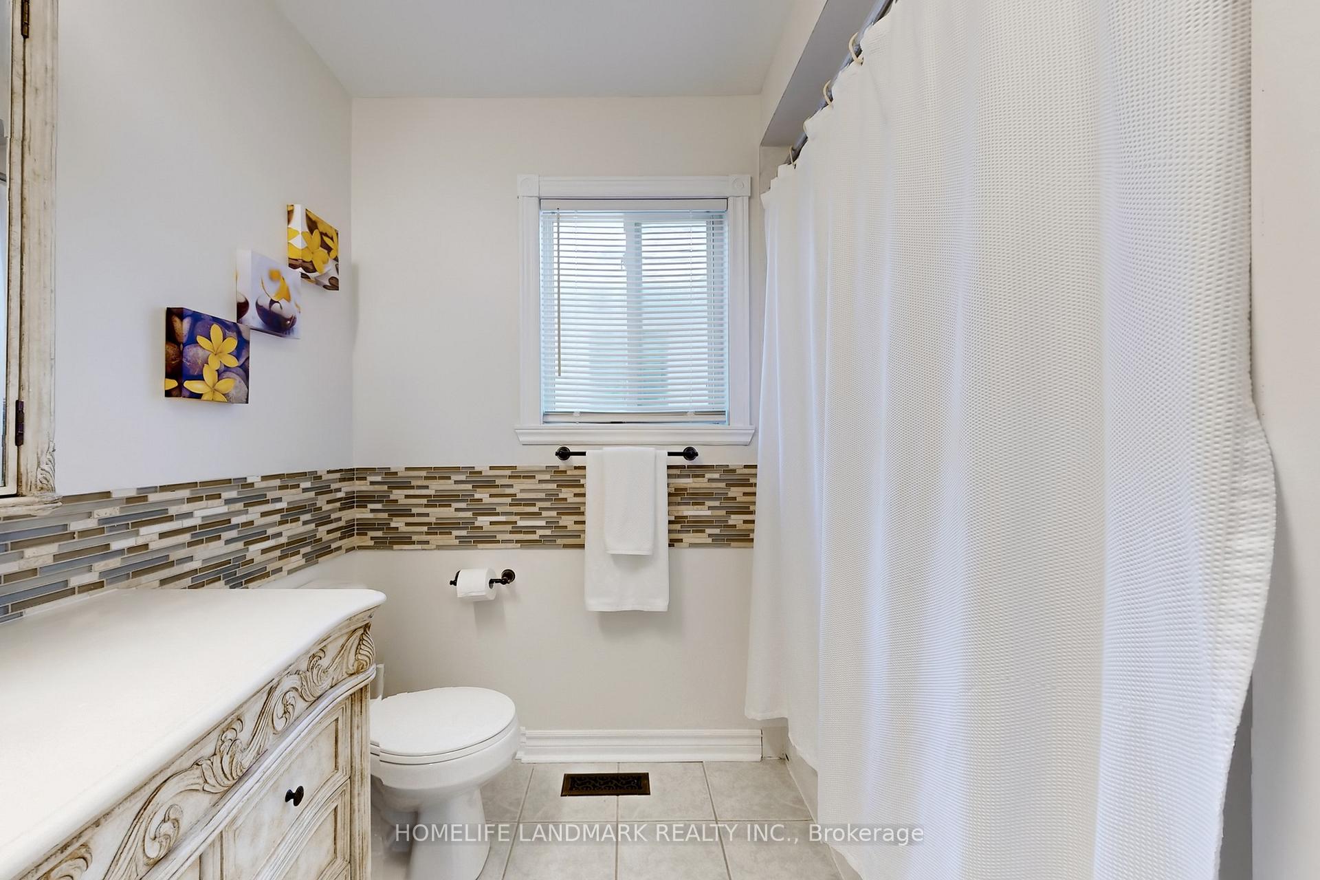 Photo 26 of 37 Del Francesco Way, Vaughan, Vellore Village — HOMEH
