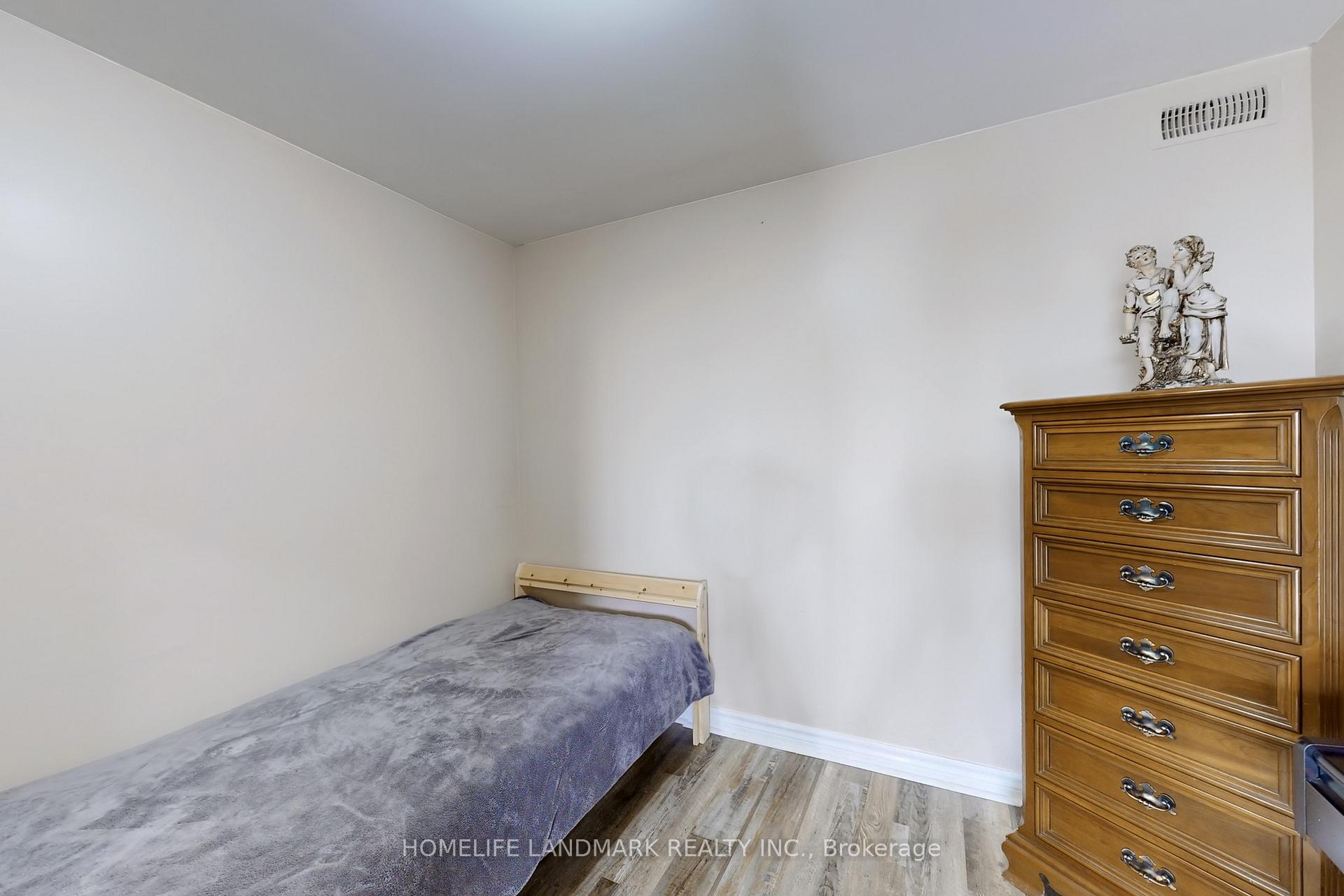 Photo 30 of 37 Del Francesco Way, Vaughan, Vellore Village — HOMEH