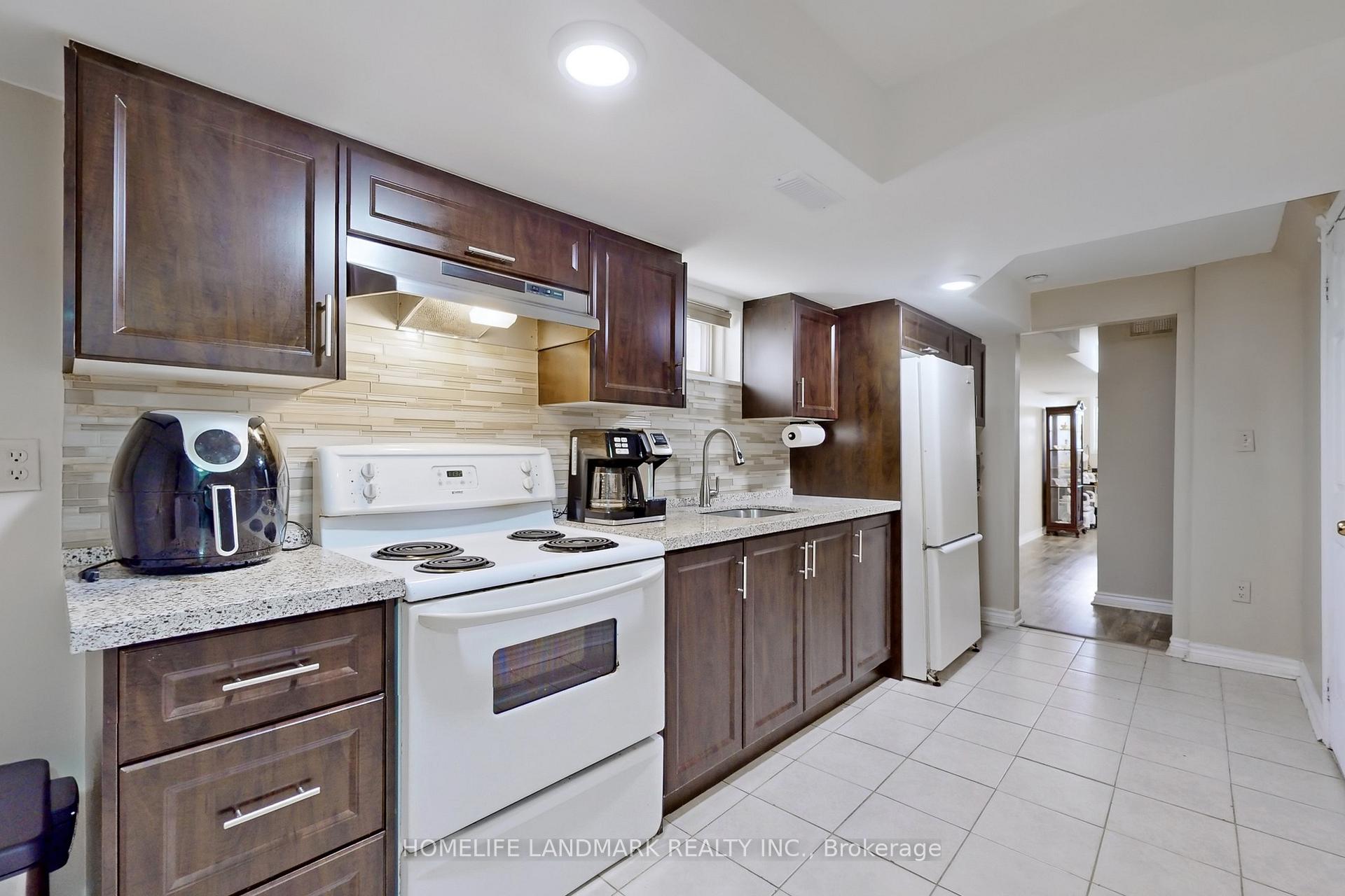 Photo 31 of 37 Del Francesco Way, Vaughan, Vellore Village — HOMEH