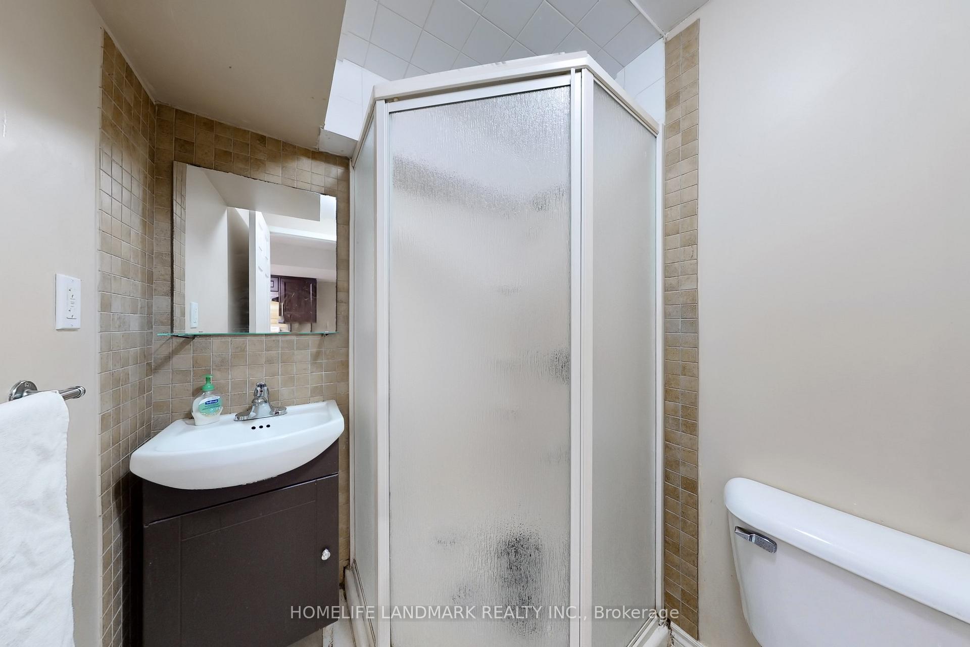 Photo 33 of 37 Del Francesco Way, Vaughan, Vellore Village — HOMEH