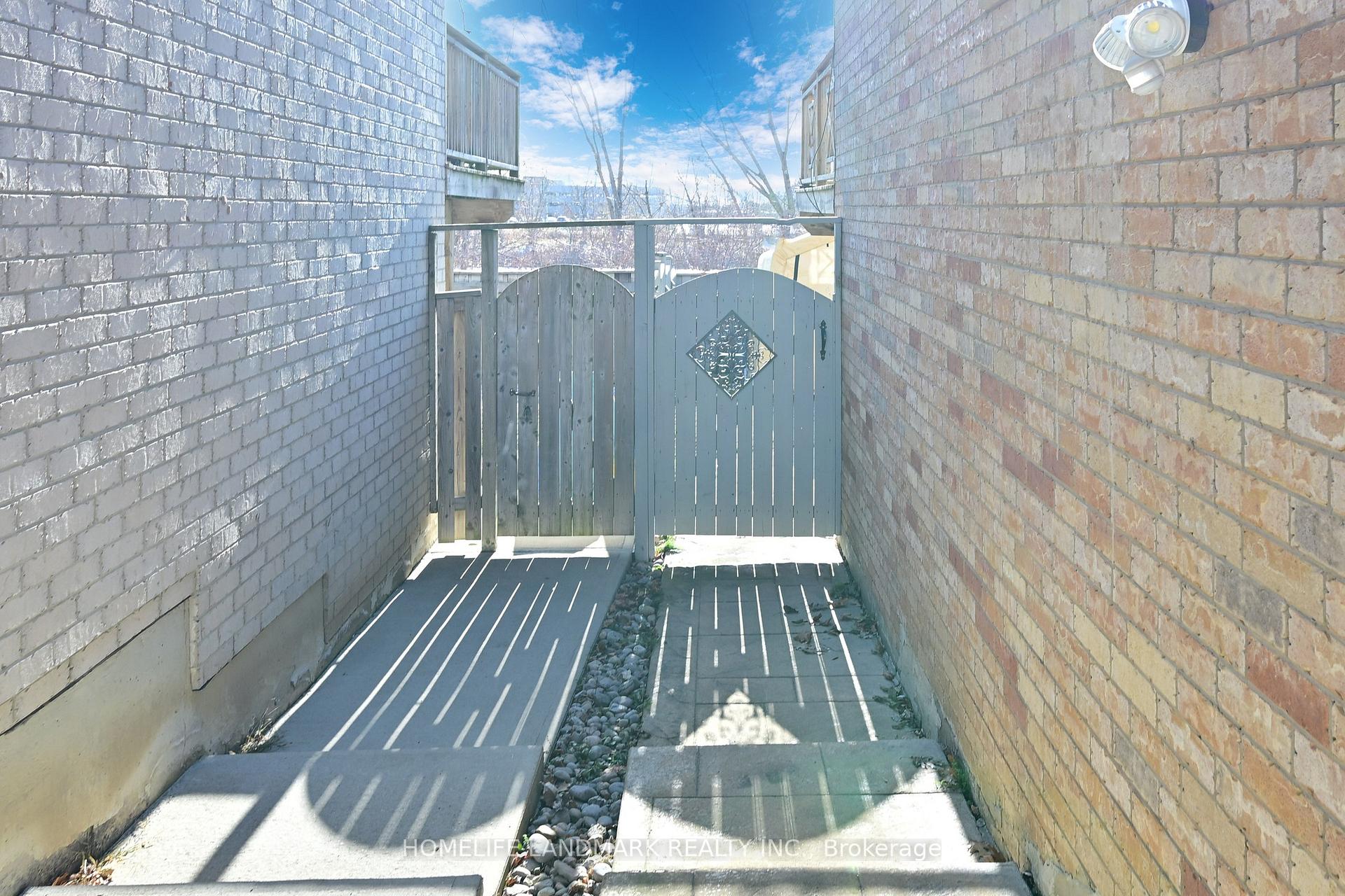 Photo 34 of 37 Del Francesco Way, Vaughan, Vellore Village — HOMEH