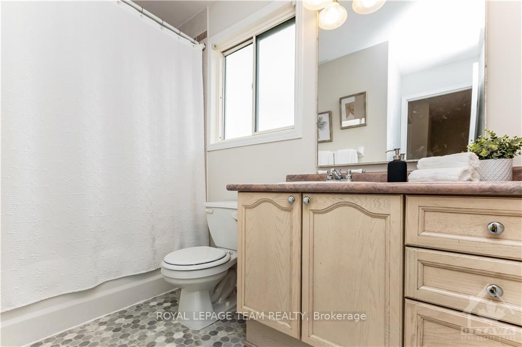 Photo 18 of 77 Mullcraft Crescent, Ottawa, Barrhaven - Longfields — HOMEH