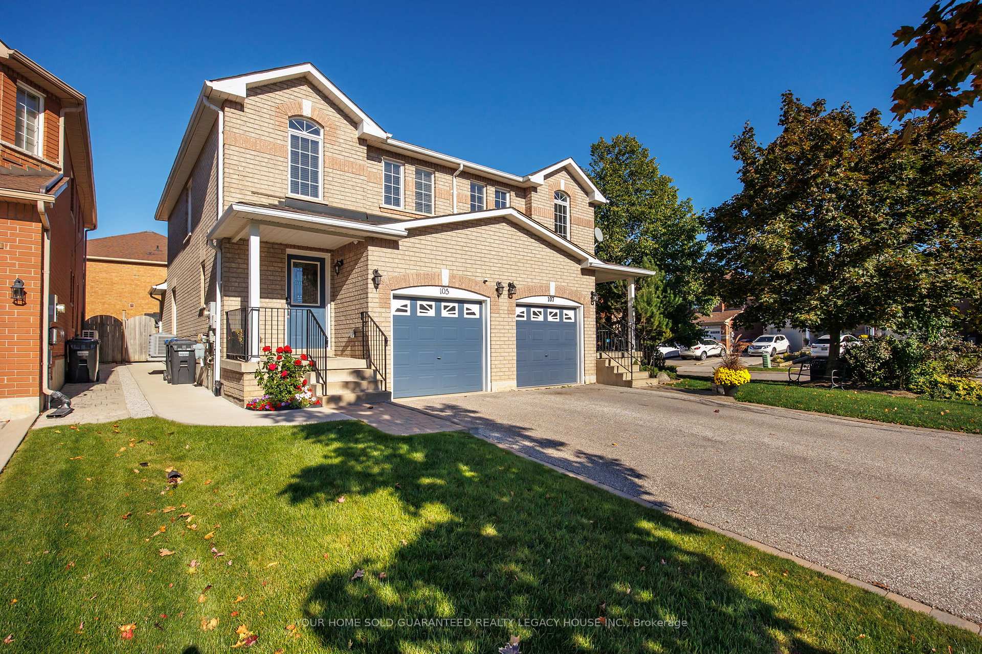 Front of 105 Knoll Haven Circle