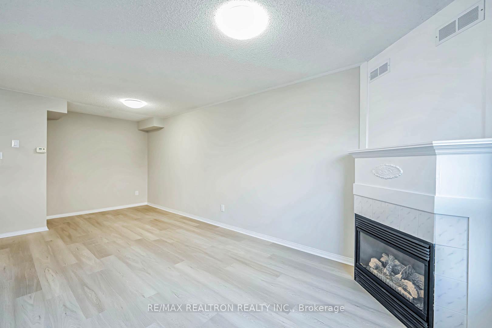 Photo 11 of 32 Kelso Crescent, Vaughan, Maple — HOMEH