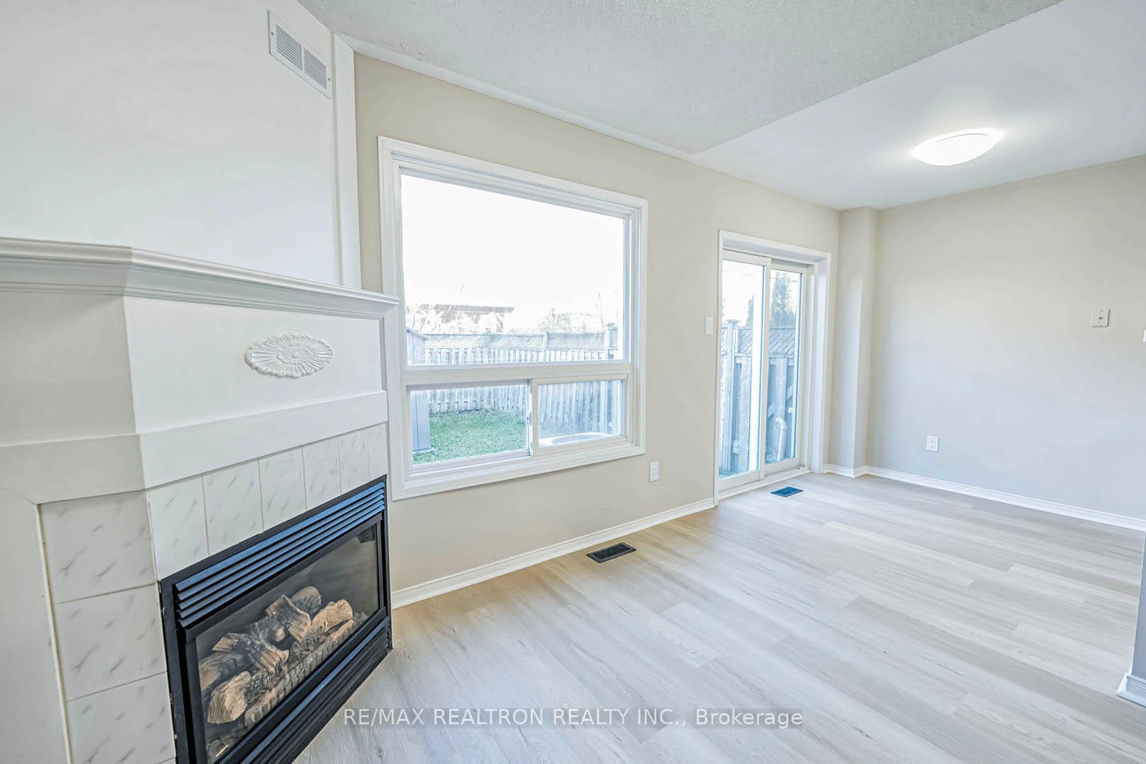 Photo 13 of 32 Kelso Crescent, Vaughan, Maple — HOMEH