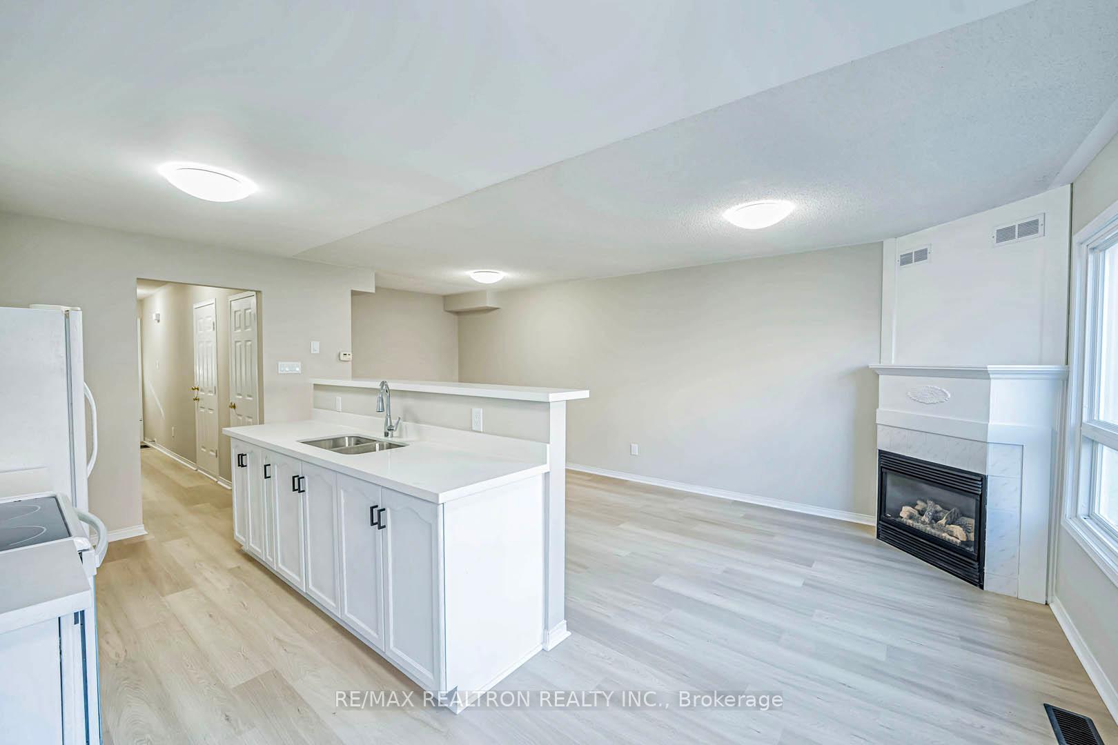 Photo 16 of 32 Kelso Crescent, Vaughan, Maple — HOMEH