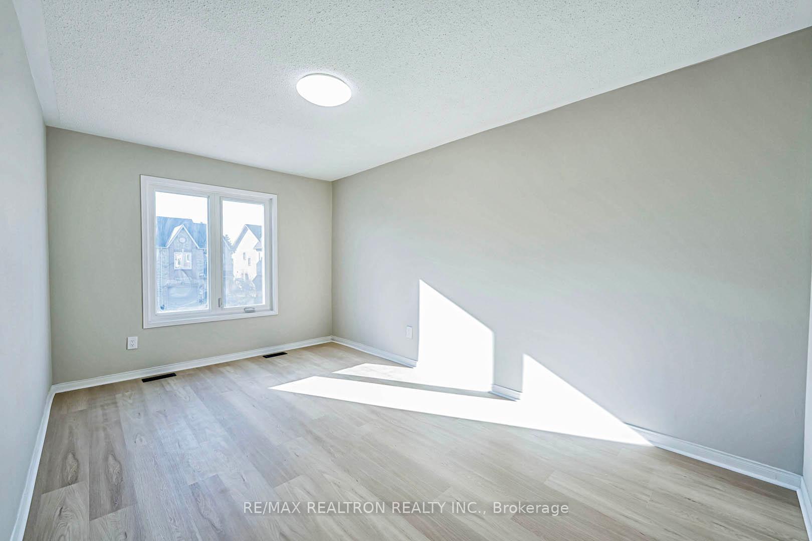 Photo 26 of 32 Kelso Crescent, Vaughan, Maple — HOMEH